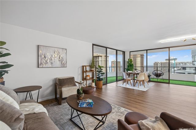 1910 Ala Moana Boulevard 27A, Honolulu, HI 96815