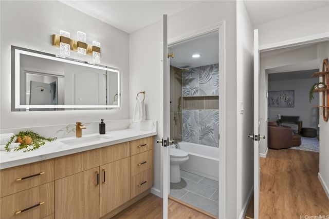 1910 Ala Moana Boulevard 27A, Honolulu, HI 96815