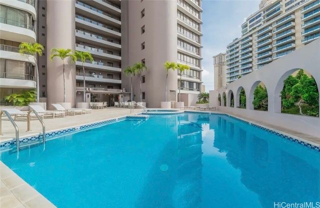 1910 Ala Moana Boulevard 27A, Honolulu, HI 96815
