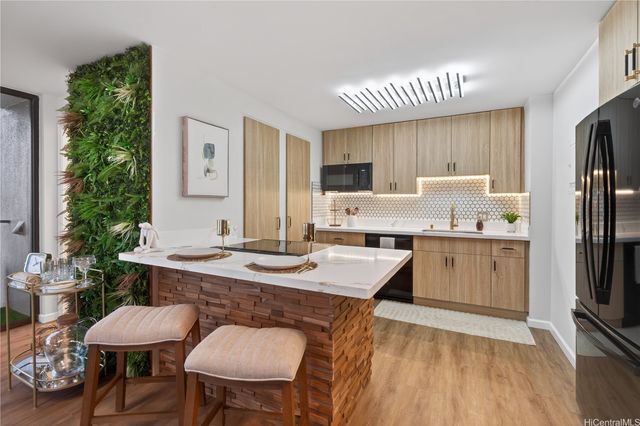 1910 Ala Moana Boulevard 27A, Honolulu, HI 96815
