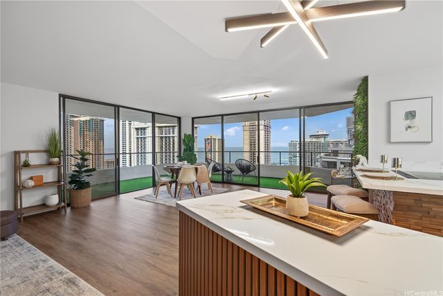 1910 Ala Moana Boulevard 27A, Honolulu, HI 96815