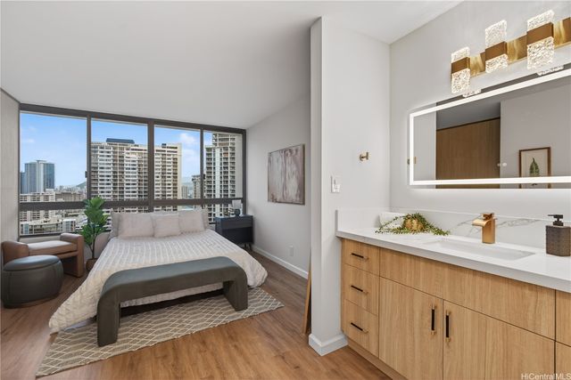 1910 Ala Moana Boulevard 27A, Honolulu, HI 96815