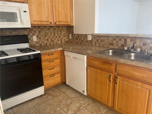 5710 East Tropicana Avenue 2054, Las Vegas, NV 89122
