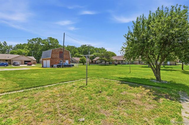 19100 Masonic Boulevard, Roseville, MI 48066