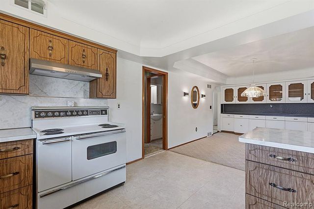19100 Masonic Boulevard, Roseville, MI 48066