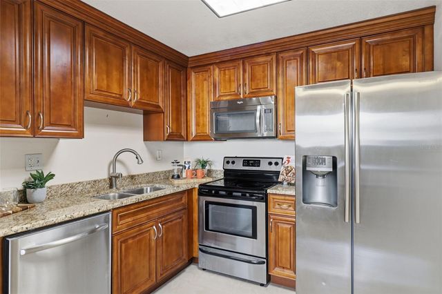 11808 RAINTREE LAKE LANE C, Tampa, FL 33617