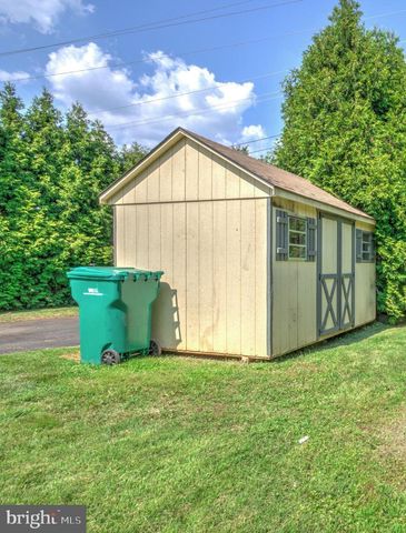 2145 DUNKSFERRY RD, Bensalem, PA 19020