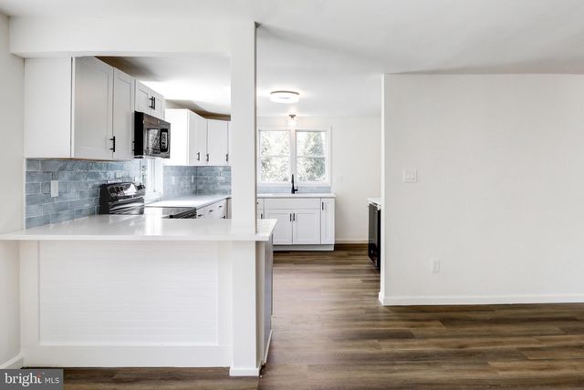 2145 DUNKSFERRY RD, Bensalem, PA 19020