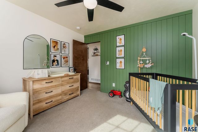 3312 E Chatham St Street, Sioux Falls, SD 57108