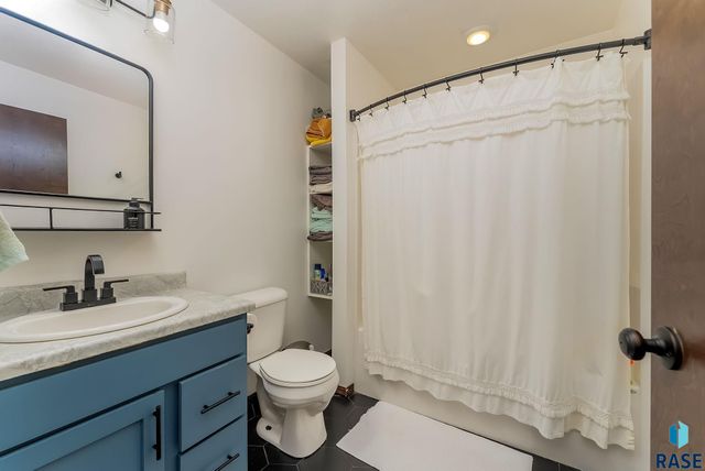 3312 E Chatham St Street, Sioux Falls, SD 57108