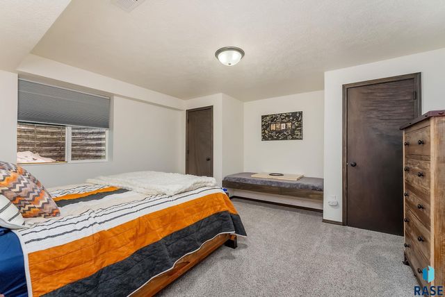 3312 E Chatham St Street, Sioux Falls, SD 57108