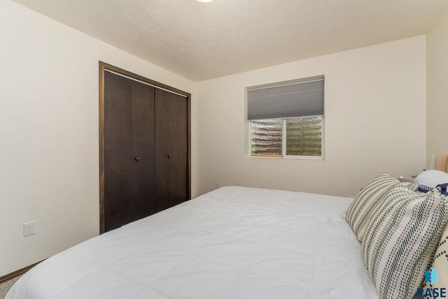 3312 E Chatham St Street, Sioux Falls, SD 57108