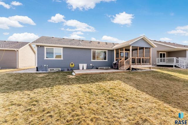 3312 E Chatham St Street, Sioux Falls, SD 57108