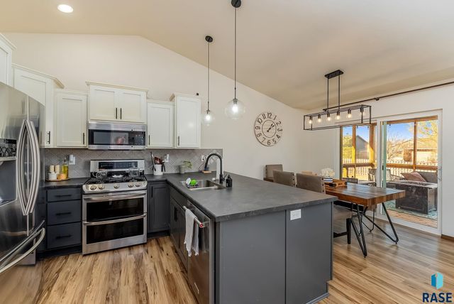 3312 E Chatham St Street, Sioux Falls, SD 57108