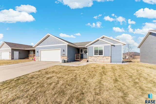 3312 E Chatham St Street, Sioux Falls, SD 57108