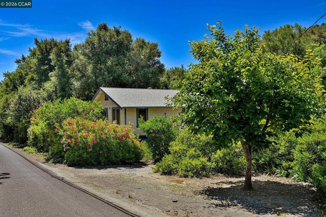 5455 Alhambra Valley Rd, Martinez, CA 94553