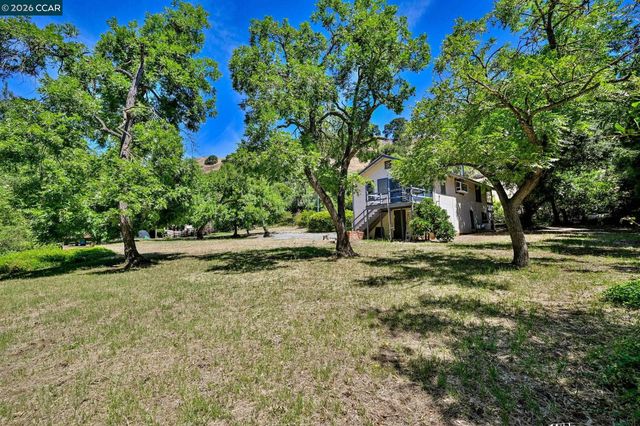 5455 Alhambra Valley Rd, Martinez, CA 94553