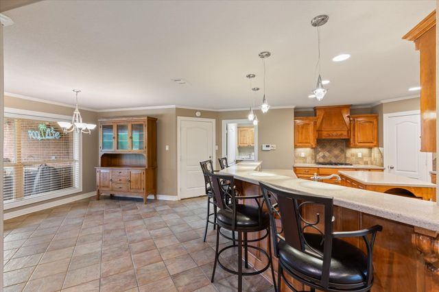 5290 Tevey Rd, Longview, TX 75605