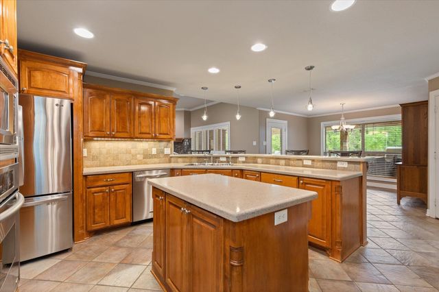 5290 Tevey Rd, Longview, TX 75605