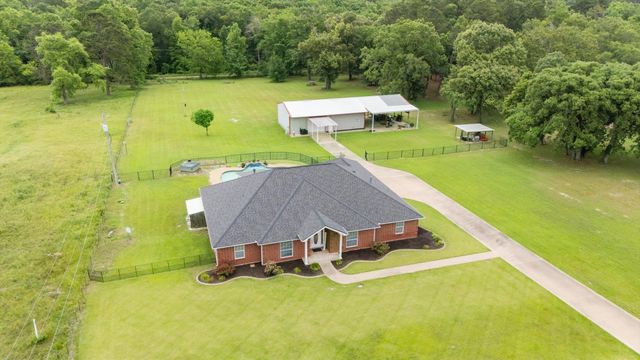 5290 Tevey Rd, Longview, TX 75605