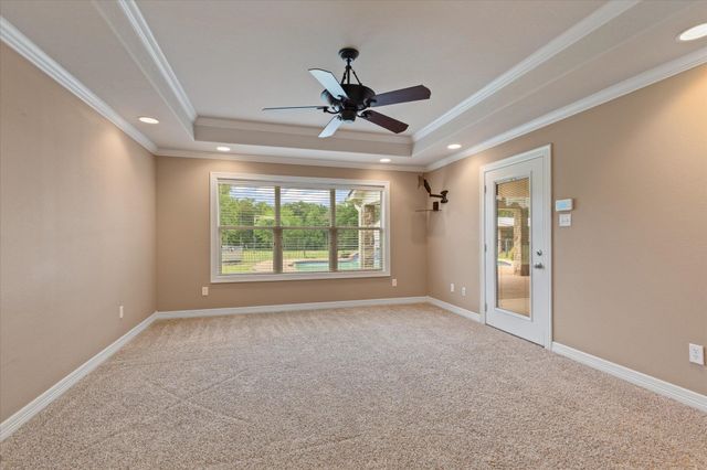 5290 Tevey Rd, Longview, TX 75605