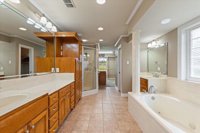 5290 Tevey Rd, Longview, TX 75605