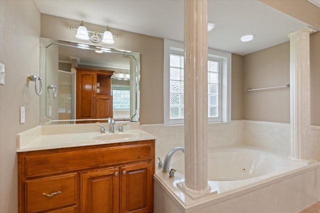 5290 Tevey Rd, Longview, TX 75605