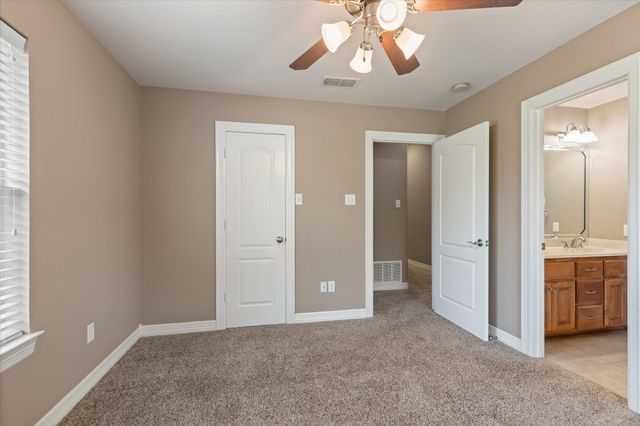 5290 Tevey Rd, Longview, TX 75605