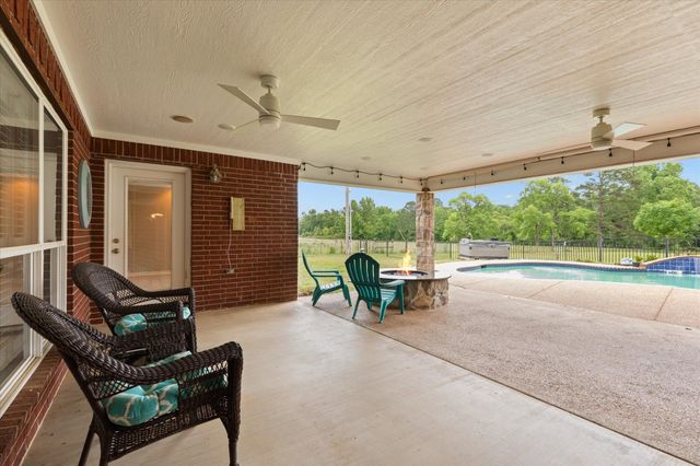 5290 Tevey Rd, Longview, TX 75605