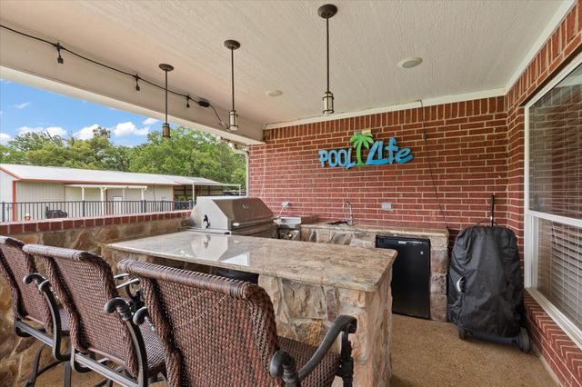5290 Tevey Rd, Longview, TX 75605