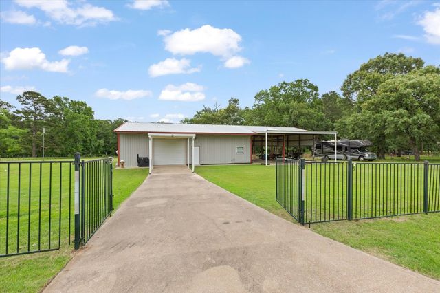 5290 Tevey Rd, Longview, TX 75605