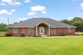 5290 Tevey Rd, Longview, TX 75605