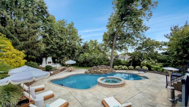 5 Abbington Way, Mendham Twp., NJ 07945