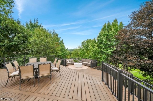 5 Abbington Way, Mendham Twp., NJ 07945