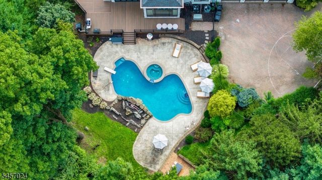 5 Abbington Way, Mendham Twp., NJ 07945