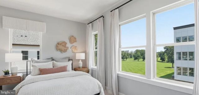 3738 DISTRICT DR, Woodbridge, VA 22193
