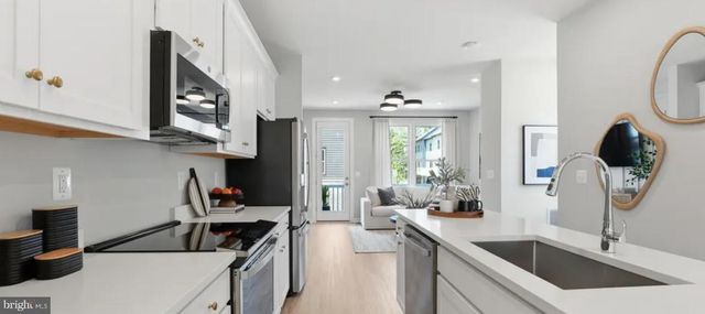 3738 DISTRICT DR, Woodbridge, VA 22193