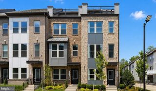 3738 DISTRICT DR, Woodbridge, VA 22193
