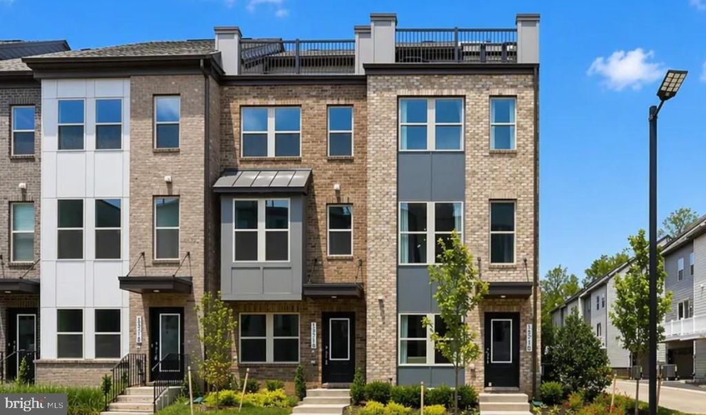 3738 DISTRICT DR, Woodbridge, VA 22193