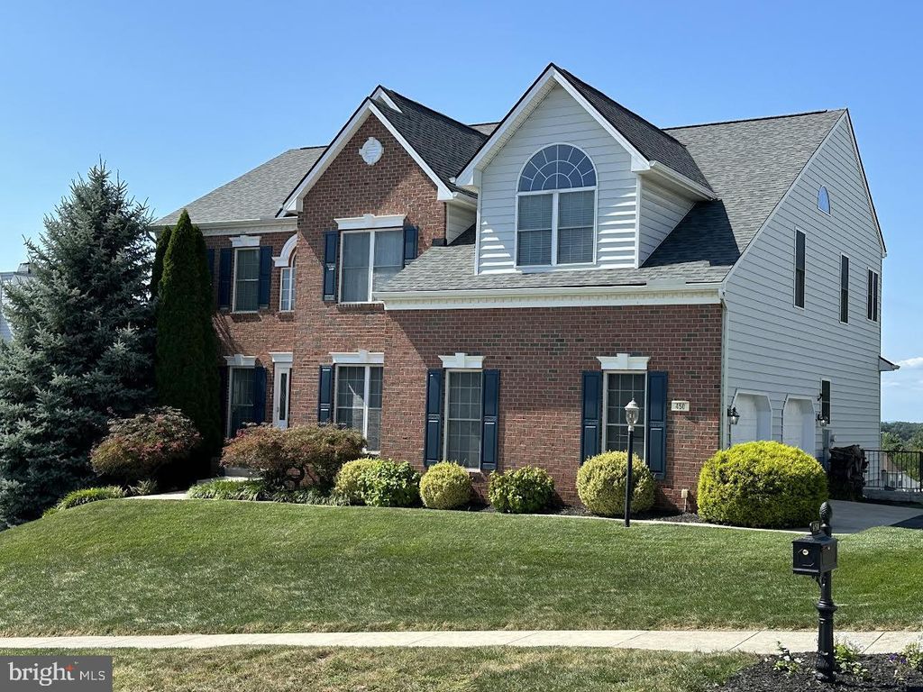 450 GRAND OAK WAY, Seven Valleys, PA 17360