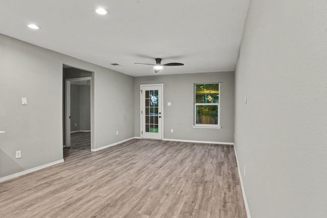 4519 Yancy Street, Dallas, TX 75216