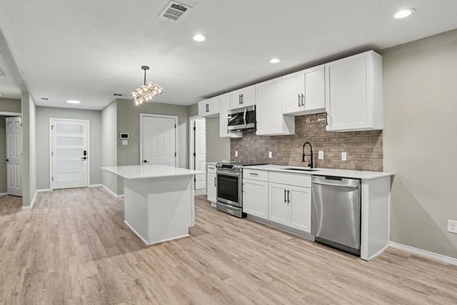 4519 Yancy Street, Dallas, TX 75216