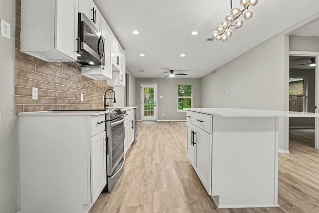 4519 Yancy Street, Dallas, TX 75216