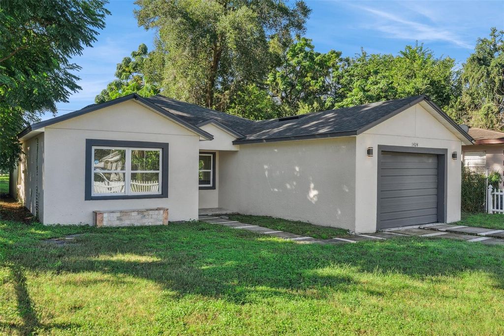 Image 2 of property listing at 1424 18TH STREET, Orlando, FL 32805
