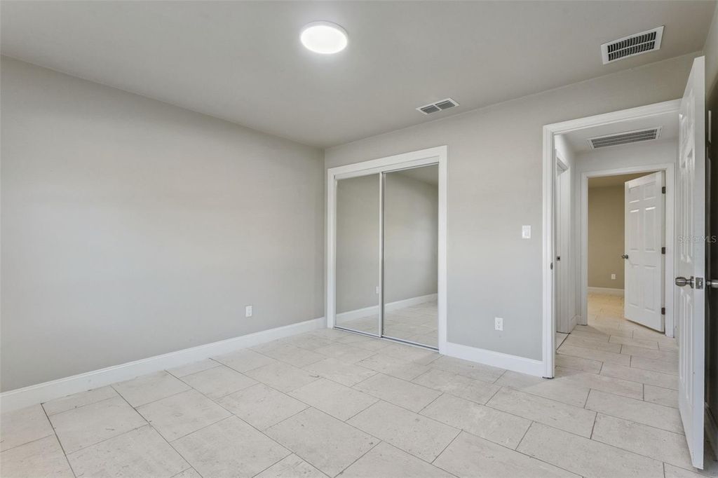 Image 13 of property listing at 1424 18TH STREET, Orlando, FL 32805