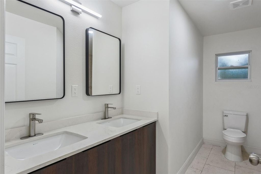 Image 18 of property listing at 1424 18TH STREET, Orlando, FL 32805