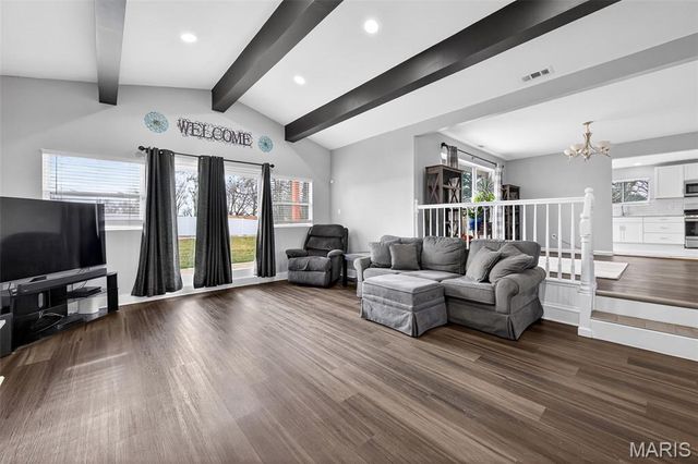 6750 Foxshire Drive, Florissant, MO 63033