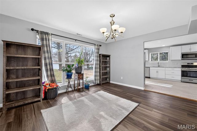 6750 Foxshire Drive, Florissant, MO 63033