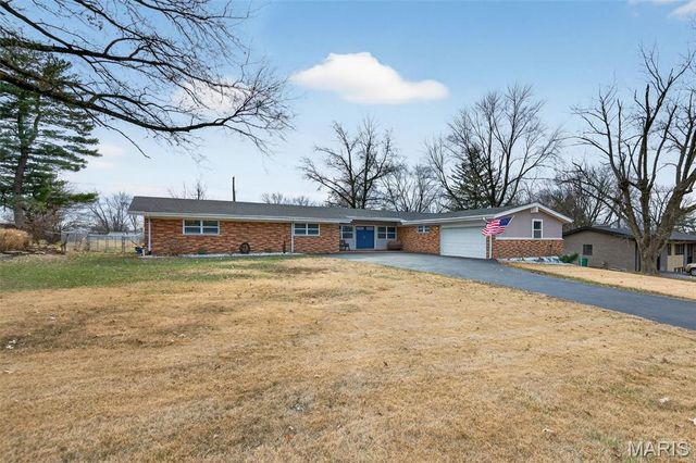 6750 Foxshire Drive, Florissant, MO 63033