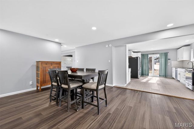 6750 Foxshire Drive, Florissant, MO 63033